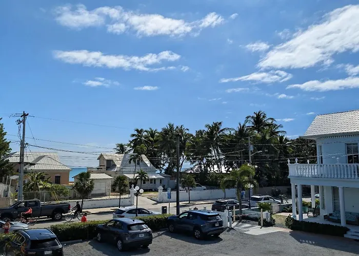 Southernmost Point Guest House & Garden Bar